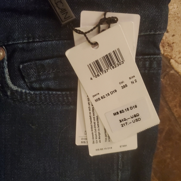 Marc Cain N2 Size 6 Cropped Heart patchwork frayed jeans NWT - Picture 8 of 11